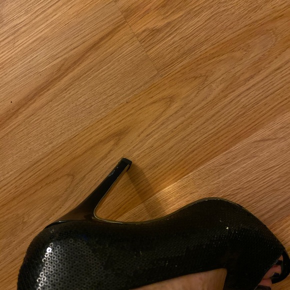 Shoes - Picture 3 of 6